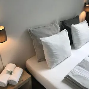 Bed & Breakfast Yburg, Amsterdam